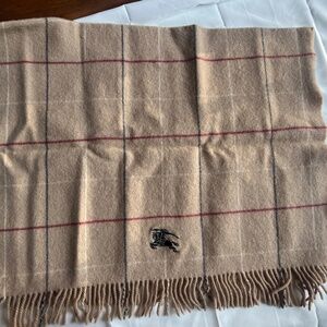 Authentic Burberry Vintage Beige Big Lana wool shawl/Scarf